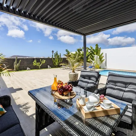 - Heated Pool, Aircon *