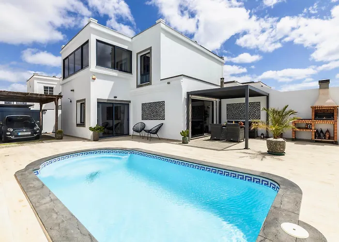 - Heated Pool, Aircon Vila Playa Blanca (Lanzarote)