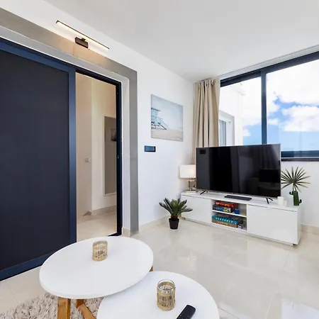 - Heated Pool, Aircon Villa Playa Blanca (Lanzarote)