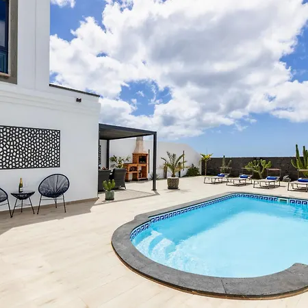 - Heated Pool, Aircon * Playa Blanca (Lanzarote)