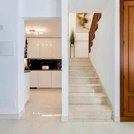 - Heated Pool, Aircon Playa Blanca (Lanzarote)