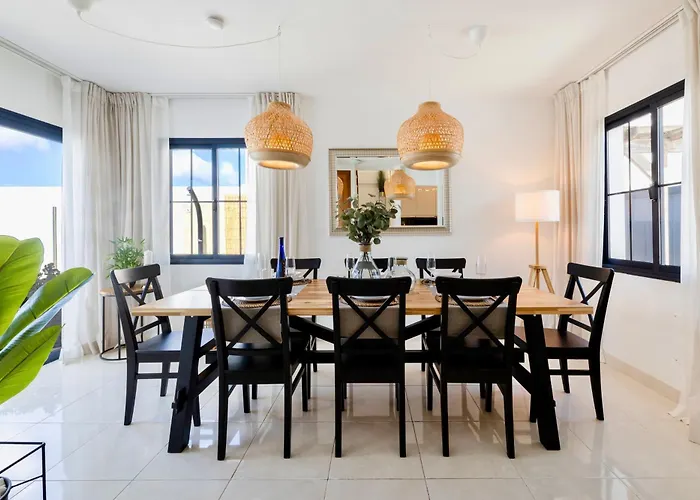 Villa - Heated Pool, Aircon